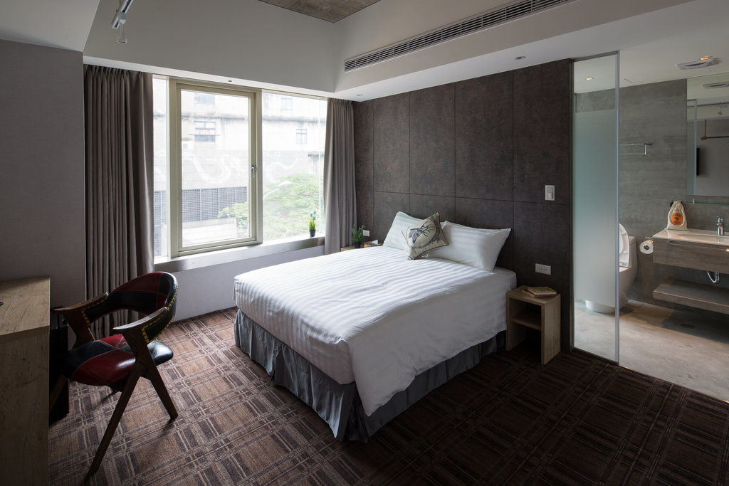 Roaders Hotel Zhonghua Тайбэй Экстерьер фото
